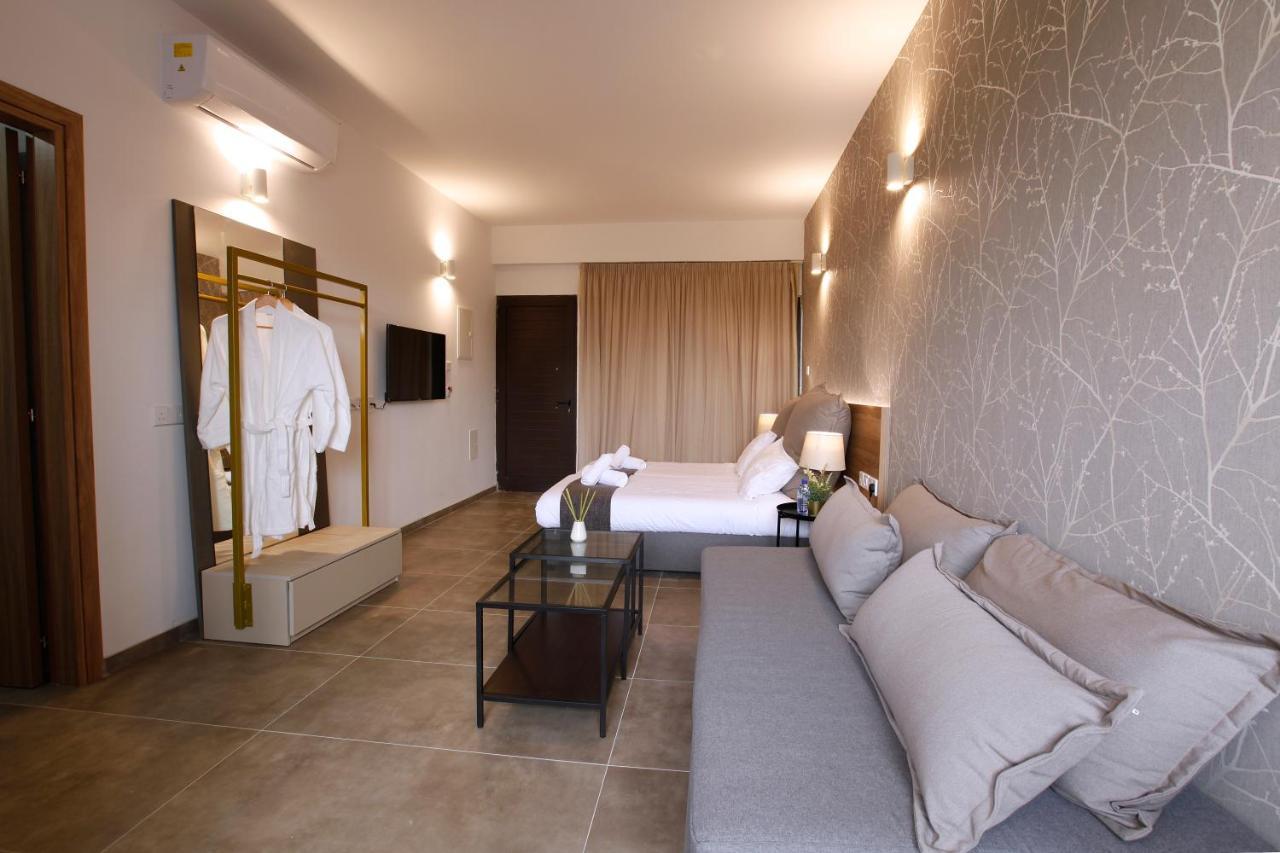 Aparthotel Cosmopolis Multi-Venue Larnaka Exterior foto
