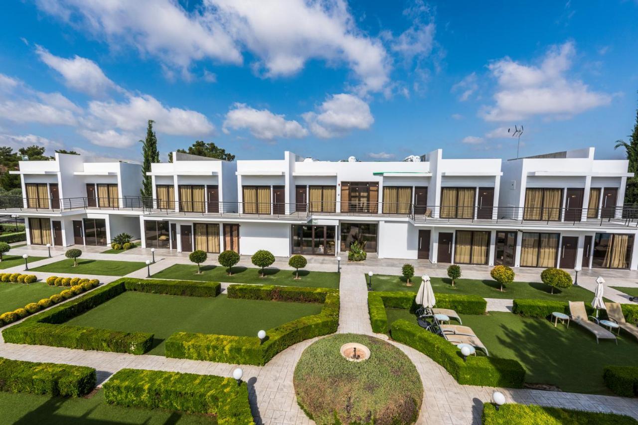 Aparthotel Cosmopolis Multi-Venue Larnaka Exterior foto